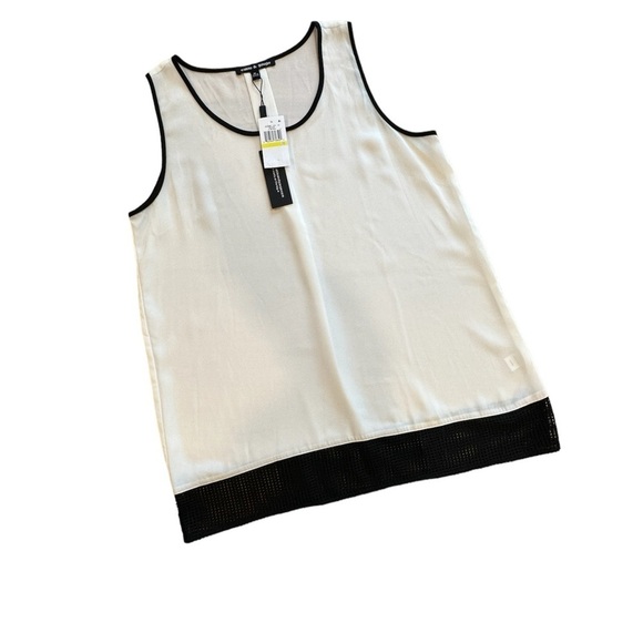 Cable and Gauge black and white flowy sleeveless blouse - Picture 7 of 9